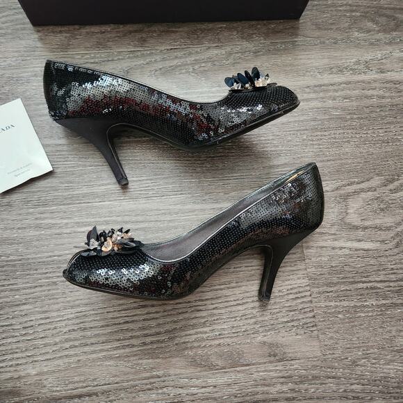 Prada Black Leather and Sequin Flower Embellished Peep Toe Pumps Size 38.5 - Picture 1 of 8